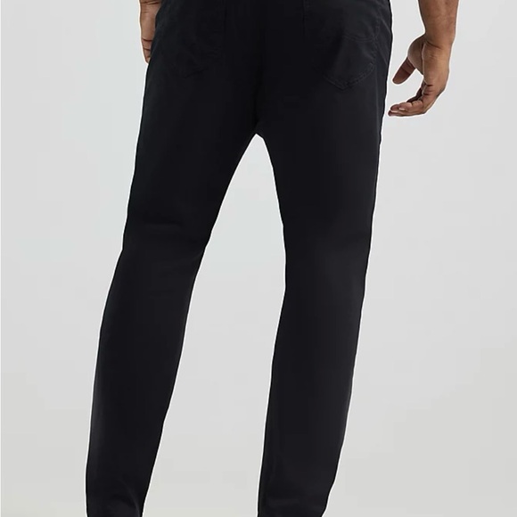 MEN'S EXTREME MOTION MVP STRAIGHT FIT TAPERED JEAN - Picture 3 of 6